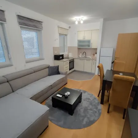 Tara 公寓 特雷比涅